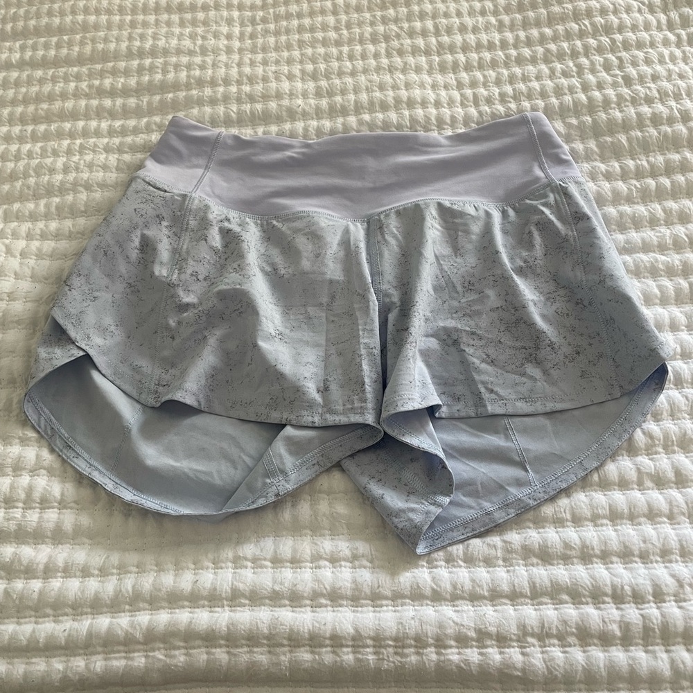 NWOT Lululemon Women’s Speed Up Short in Gravel Dust Pastel Blue - size 4